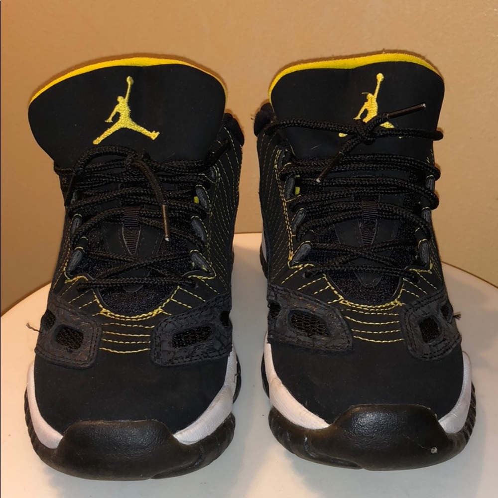 Jordan 11 retro low